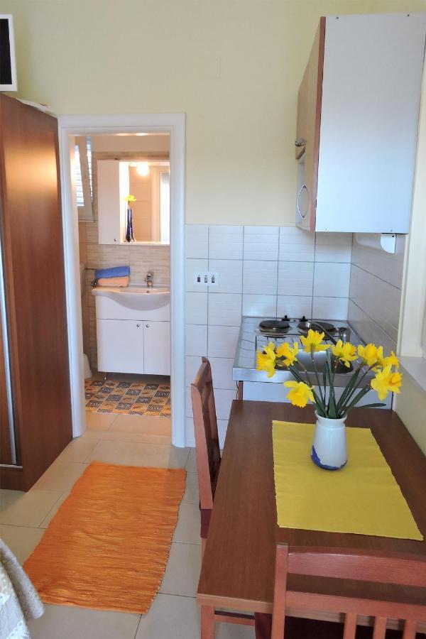 Apartments By The Sea Veli Rat, Dugi Otok - 436 Exterior foto